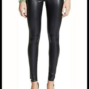 Faux leather leggings *NEW*